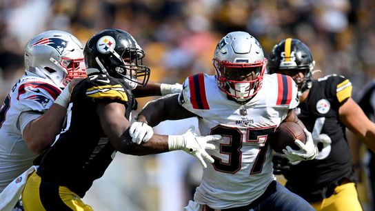 Bedard: A personnel mismatch, new wrinkle and a rookie help Patriots' line impose its will on Steelers taken at BSJ Headquarters (Patriots)